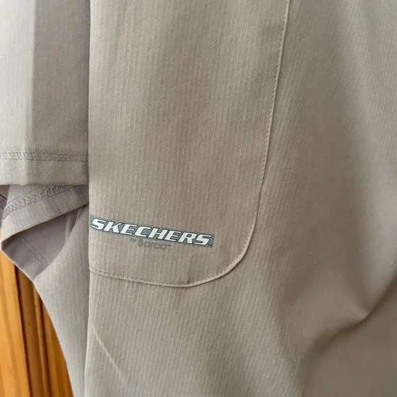 Skechers by Barco Scrub set  Tan V-Neck Short Sleeve M top- S pants - Picture 6 of 9